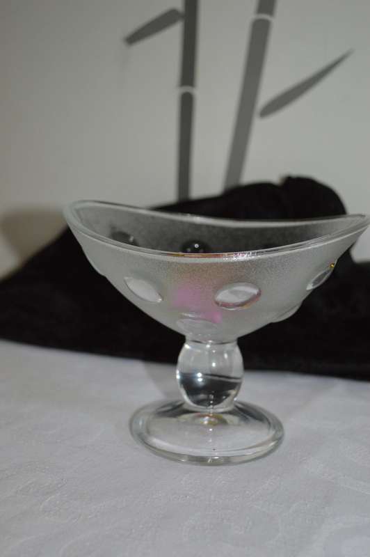 Stunning 60 style Italian frosted glass oversized ice cream dish