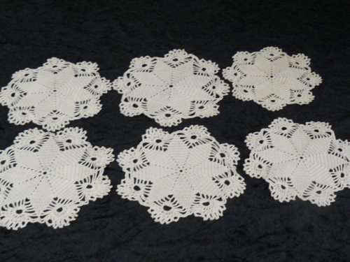 6 PIECE DOILIE SET