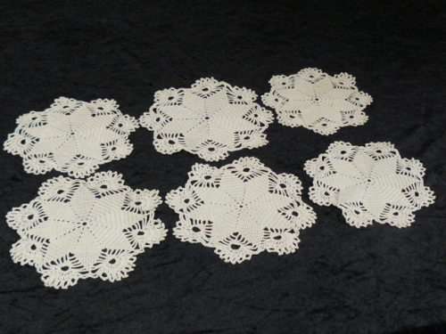 6 PIECE DOILIE SET