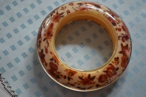 Stunning large bangle resin like new