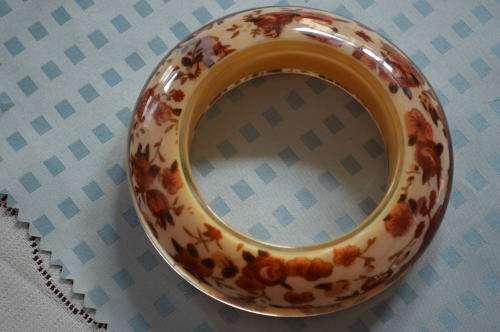 Stunning large bangle resin like new