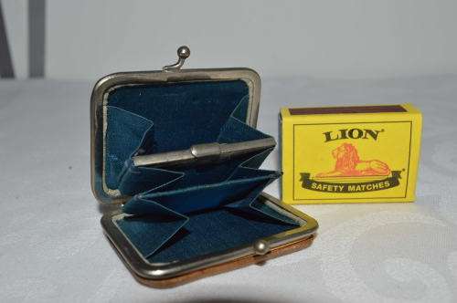 collectable and usable beautiful wood and inlayed vintage coin purse