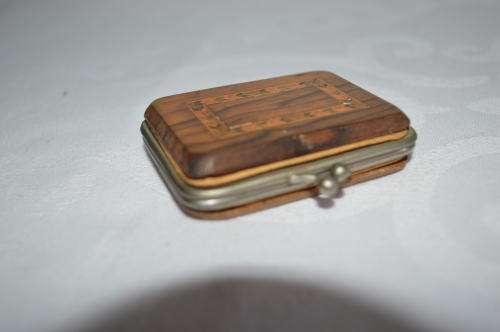 collectable and usable beautiful wood and inlayed vintage coin purse