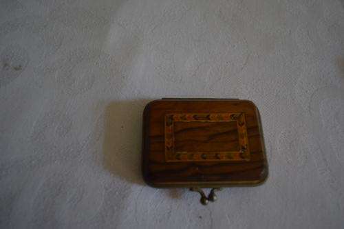 collectable and usable beautiful wood and inlayed vintage coin purse