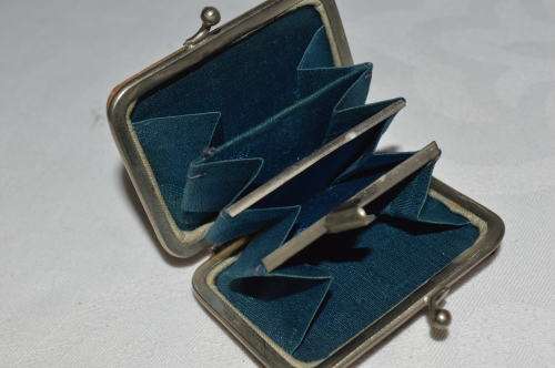collectable and usable beautiful wood and inlayed vintage coin purse