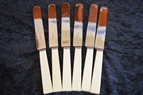 A set of dinner  knives Harrod`s of London stunning like new
