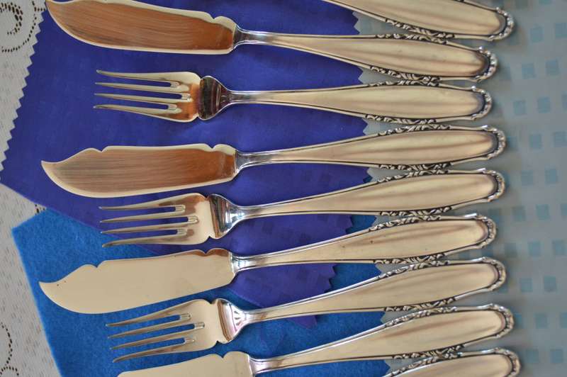 Very nice German Roneusil s/s fish knives and forks