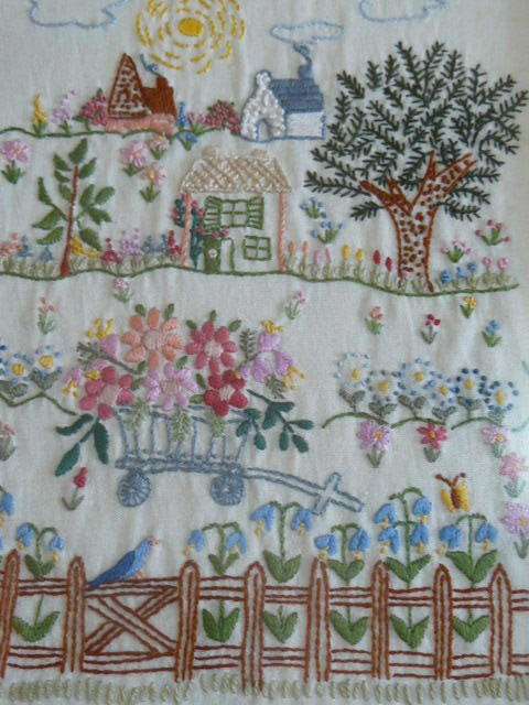 EMBROIDERED PICTURE FRAMED