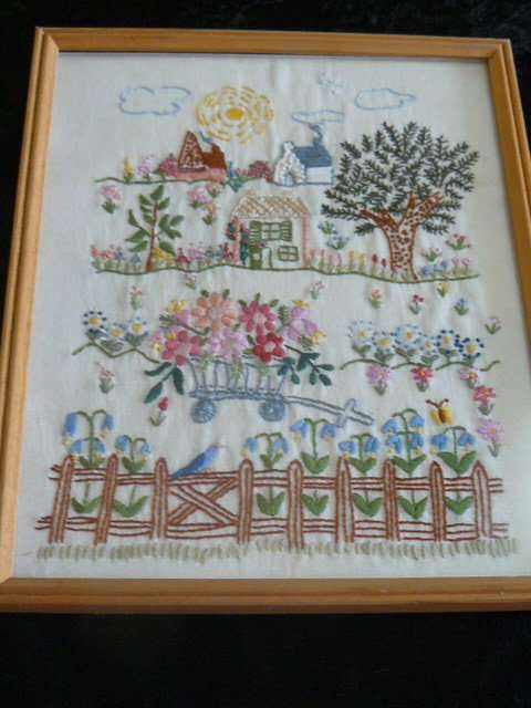 EMBROIDERED PICTURE FRAMED