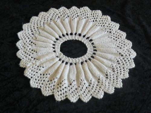 HAND KNITTED COTTON DOILIE