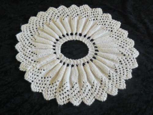 HAND KNITTED COTTON DOILIE