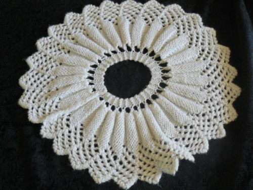 HAND KNITTED COTTON DOILIE