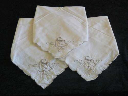 VINTAGE COTTON EMBROIDERED NAPPKINS X 3