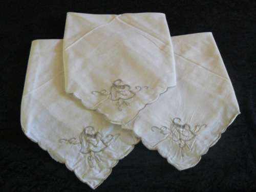 VINTAGE COTTON EMBROIDERED NAPPKINS X 3