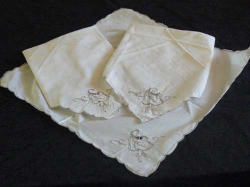 VINTAGE COTTON EMBROIDERED NAPPKINS X 3