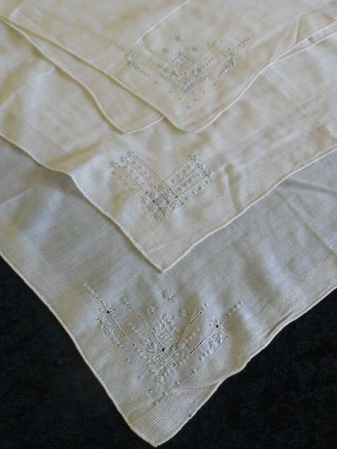VINTAGE VERY FINE COTTON HANKIES