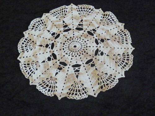 PRETTY HAND CROCHETED COTTON DOILIE