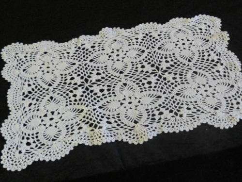 VINTAGE COTTON TRAY CLOTH HAND CROCHETED