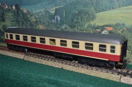 Marklin HO DB passenger car possible respray tin
