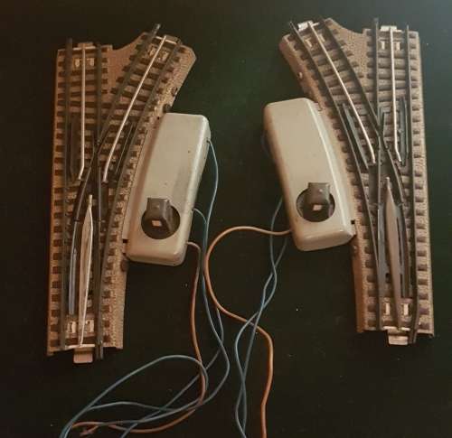 Marklin Ho left and right electric turnouts M track