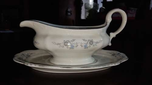 Gravey boat and plate Constantia