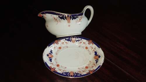 Stroke- on - Trent Staffordshire gravey boat and plate