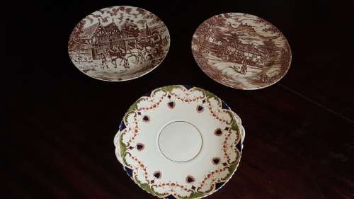 one lot of 3 display plates