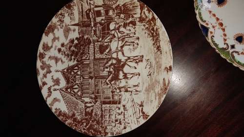 one lot of 3 display plates