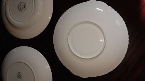 one lot of 3 display plates