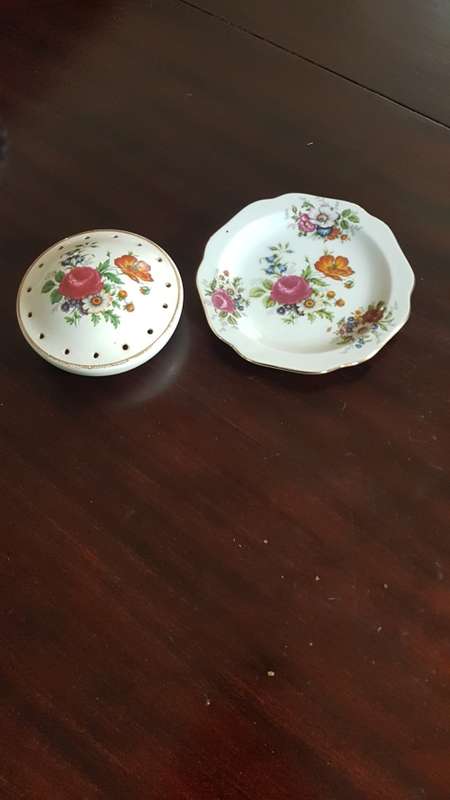 Dresden plate and same pattern german potpourri holder