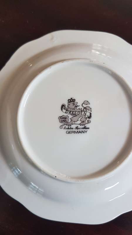 Dresden plate and same pattern german potpourri holder