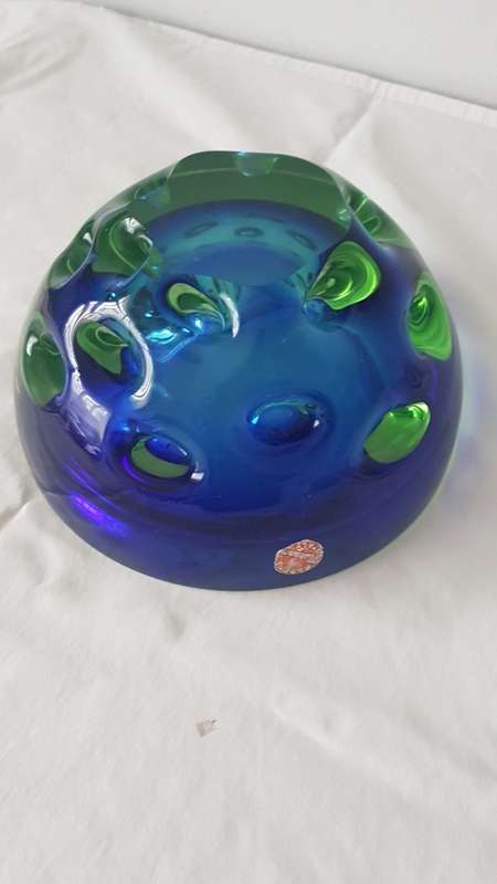 Stunning heavy and unusual Archimede Seguso Murano glass bowl