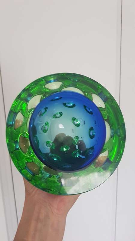 Stunning heavy and unusual Archimede Seguso Murano glass bowl