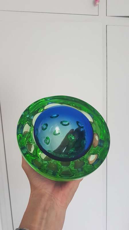 Stunning heavy and unusual Archimede Seguso Murano glass bowl