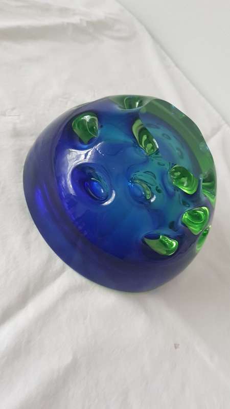 Stunning heavy and unusual Archimede Seguso Murano glass bowl