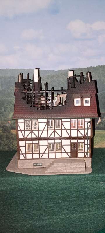 Vollmer 20356 burnt house