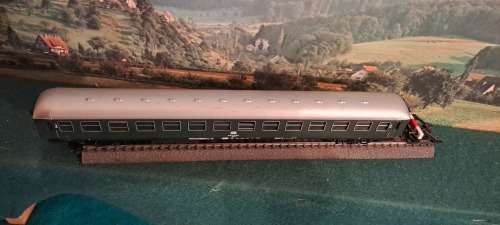 Jouef HO passenger coach DB 518022 / 407 47  length .29,5 cm