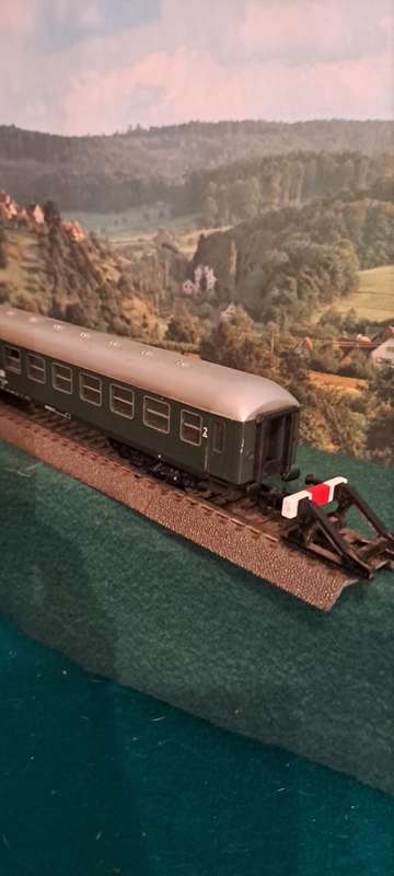 Jouef HO passenger coach DB 518022 / 407 47  length .29,5 cm