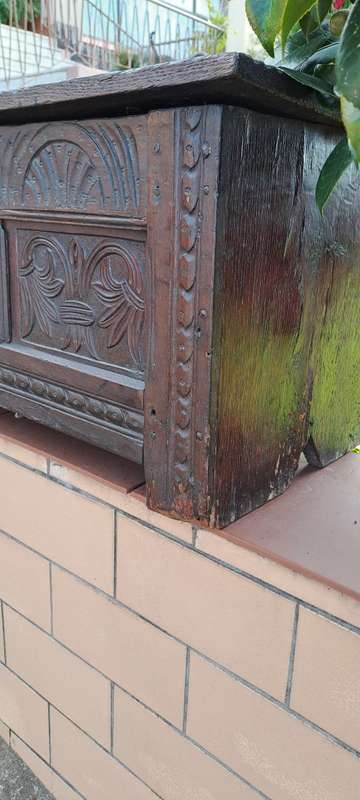 18th century oak small coffer Kist.
