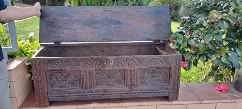 18th century oak small coffer Kist.