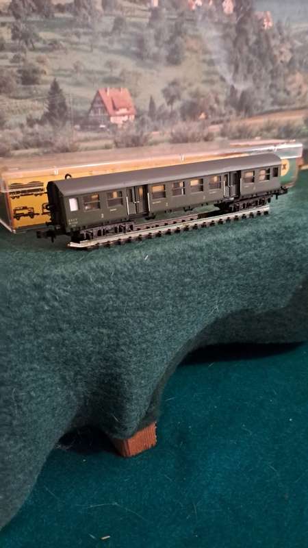 Mini trix N guage SNCF class 2 passenger coach in original  Trix box