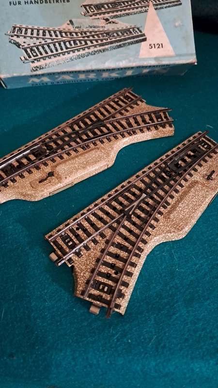 Marklin HO M track left and right turnouts 5121 boxed very clean