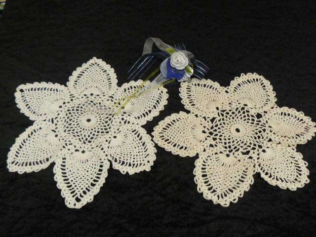 VINTAGE COTTON DOILIE SET X2