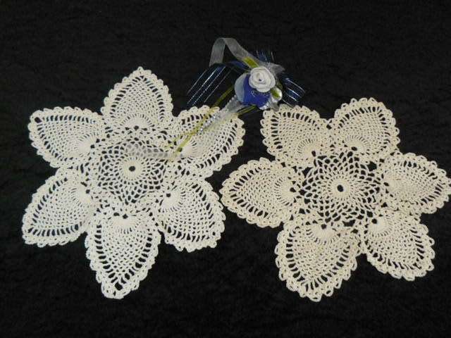 VINTAGE COTTON DOILIE SET X2