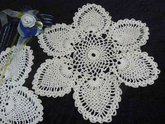 VINTAGE COTTON DOILIE SET X2