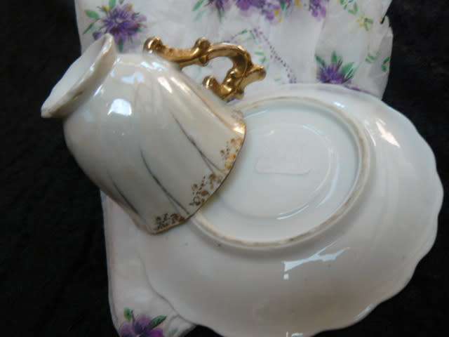 DUO WITH MOTHER OF PEARL CUP AND SAUCER