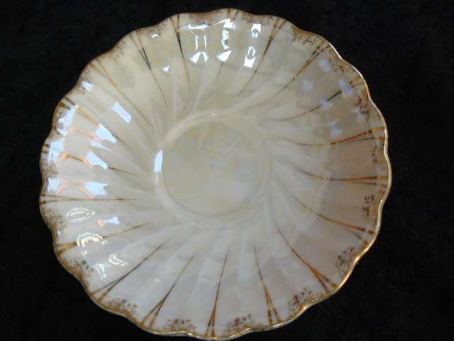 DUO WITH MOTHER OF PEARL CUP AND SAUCER