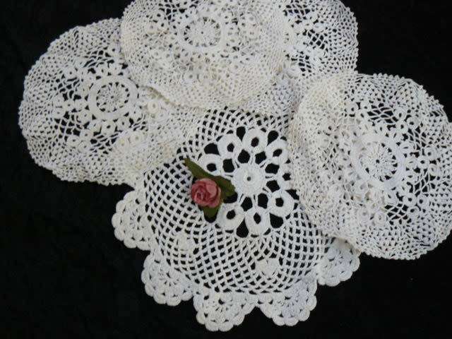 SET OF 5 X VINTAGE COTTON DOILIES HAND CHROCETED