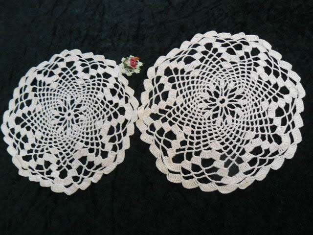 VINTAGE PINK COTTON HAND CROCHETED DOILIES