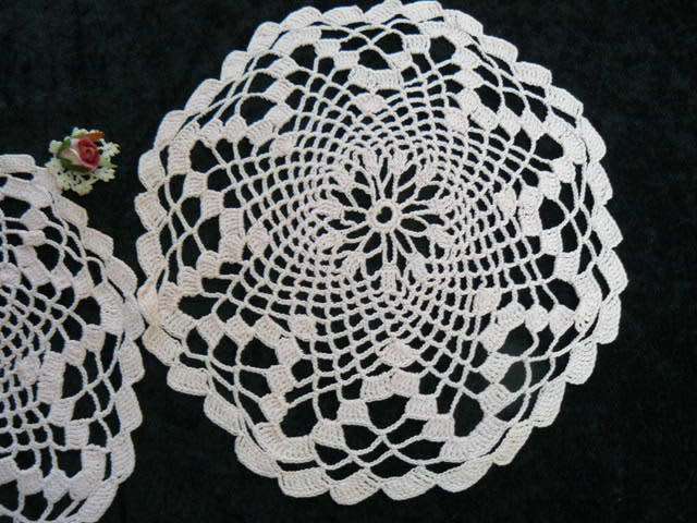 VINTAGE PINK COTTON HAND CROCHETED DOILIES